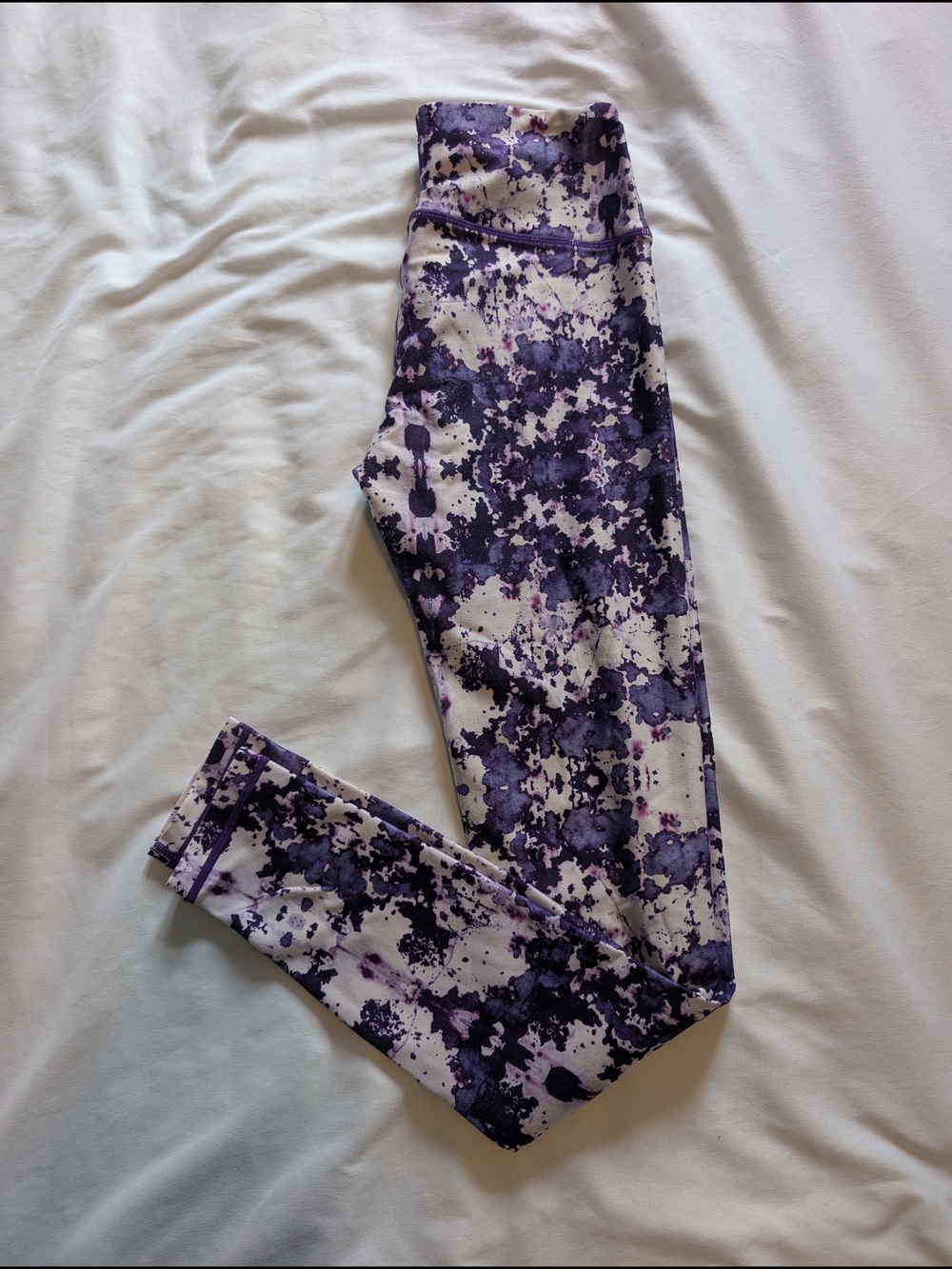 Gymshark kaleidoscope/ ink blot purple and white leggings Size Small